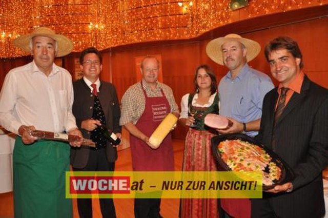 Im Casino Velden wurden die besten Kärntner Genuss Läden von den Genuss-Guide-Herausgebern Willy Lehmann und Fritz Stifsohn sowie Landesrat Josef Martinz ausgezeichnet.