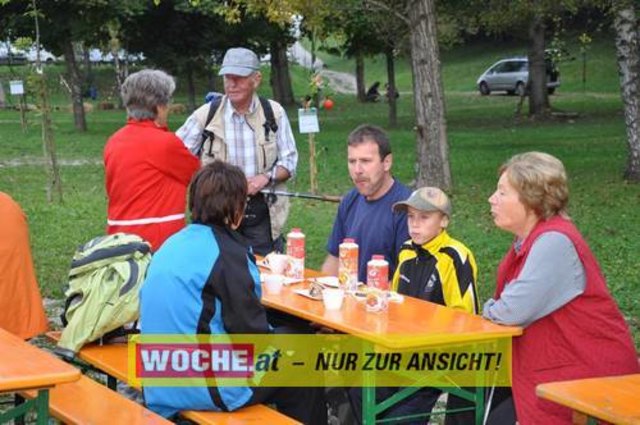 Anlässlich vom Herbst Aktivtag am Faakersee, gab es den letzten WOCHE-Wandertag der Saison. Gewandert wurde ab der Burgruine Finkenstein. Hunderte Teilnehmer nahmen daran teil!