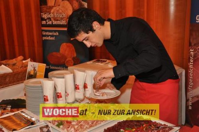 Im Casino Velden wurden die besten Kärntner Genuss Läden von den Genuss-Guide-Herausgebern Willy Lehmann und Fritz Stifsohn sowie Landesrat Josef Martinz ausgezeichnet.