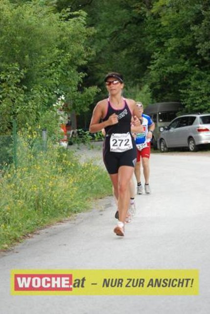An die 500 Triathleten mußten 500 Meter schwimmen, 32 Kilometer radfahren und 6,7 Kilometer laufen.