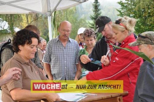 Anlässlich vom Herbst Aktivtag am Faakersee, gab es den letzten WOCHE-Wandertag der Saison. Gewandert wurde ab der Burgruine Finkenstein. Hunderte Teilnehmer nahmen daran teil!