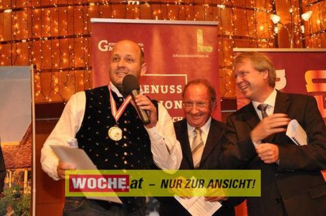 Im Casino Velden wurden die besten Kärntner Genuss Läden von den Genuss-Guide-Herausgebern Willy Lehmann und Fritz Stifsohn sowie Landesrat Josef Martinz ausgezeichnet.