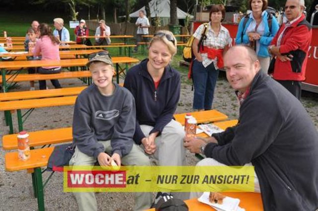 Anlässlich vom Herbst Aktivtag am Faakersee, gab es den letzten WOCHE-Wandertag der Saison. Gewandert wurde ab der Burgruine Finkenstein. Hunderte Teilnehmer nahmen daran teil!