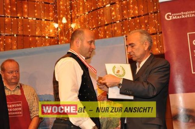 Im Casino Velden wurden die besten Kärntner Genuss Läden von den Genuss-Guide-Herausgebern Willy Lehmann und Fritz Stifsohn sowie Landesrat Josef Martinz ausgezeichnet.