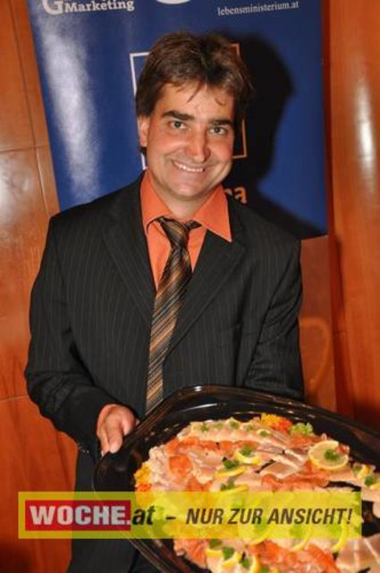 Im Casino Velden wurden die besten Kärntner Genuss Läden von den Genuss-Guide-Herausgebern Willy Lehmann und Fritz Stifsohn sowie Landesrat Josef Martinz ausgezeichnet.