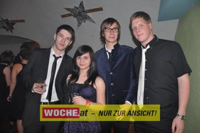 60 Maturanten am Gymnasium-Ball mit dem Motto: "Russian Nights".