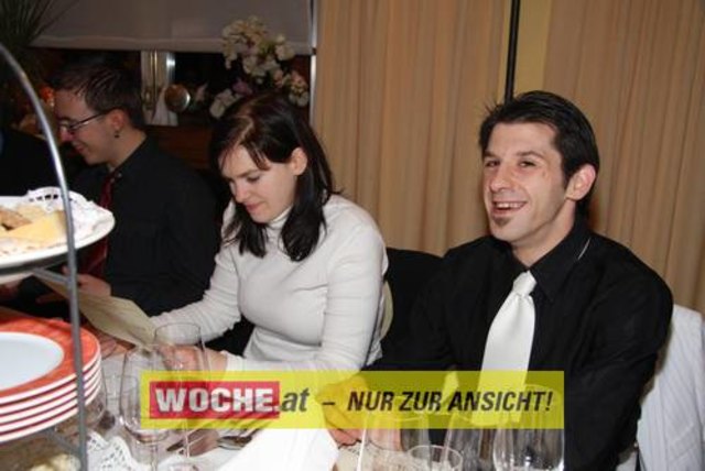 Die Ganslsaison wurde heuer bei den "Tschebull Wirten" Hans, Hannes und Stefan Tschemernjak mit einem Festtagsgansl -Manifest eröffnet.