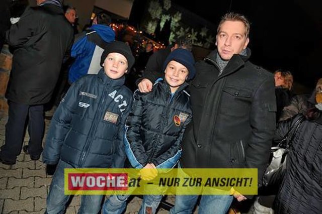 Die Telekom veranstaltete für ihre Business Kunden einen Weihnacht-Wunderwald in der Kärntner Zentrale der Telekom, wo diese bei Puntsch, Verhackertenbrote und Maroni einen Christbaum aussuchen durften.