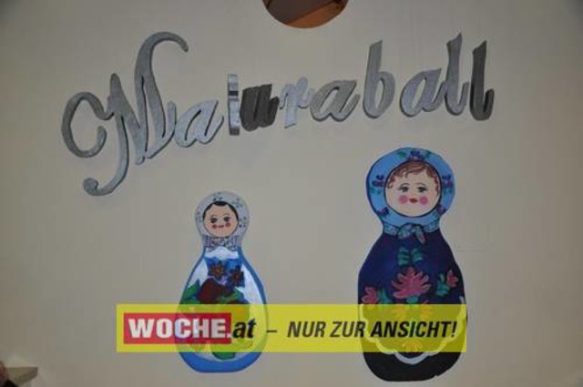 60 Maturanten am Gymnasium-Ball mit dem Motto: "Russian Nights".