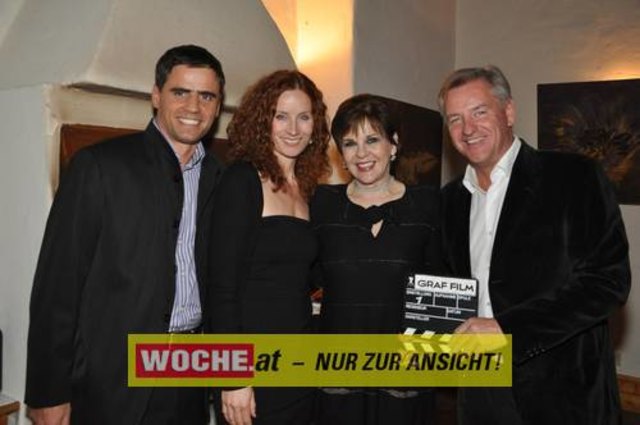In der Musikakademie in Ossiach fand die Filmpremiere der Lilly Schönauer-Produktion "Heim im Glück" statt. Produzent Klaus Graf konnte dazu Maresa Hörbiger, Jutta Fabian u.v.a. begrüßen.