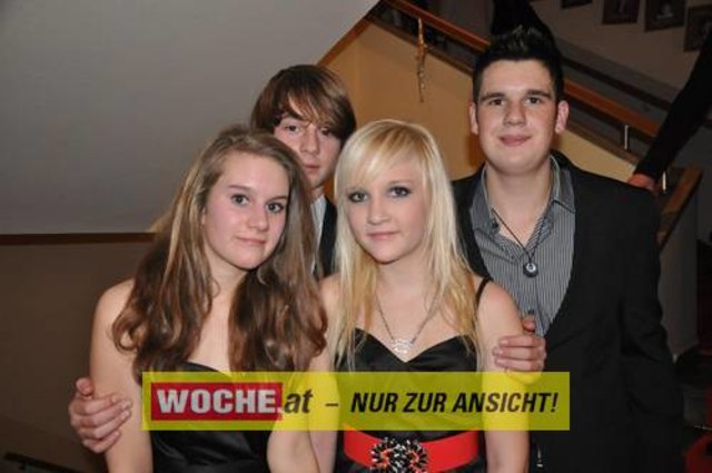 60 Maturanten am Gymnasium-Ball mit dem Motto: "Russian Nights".