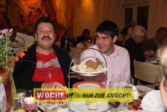 Die Ganslsaison wurde heuer bei den "Tschebull Wirten" Hans, Hannes und Stefan Tschemernjak mit einem Festtagsgansl -Manifest eröffnet.