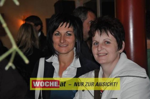 Vino Nuovo Party mit "effect 3" im Caffe Latte.