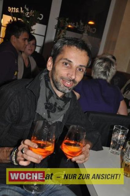 Vino Nuovo Party mit "effect 3" im Caffe Latte.