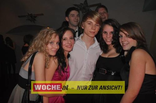 60 Maturanten am Gymnasium-Ball mit dem Motto: "Russian Nights".