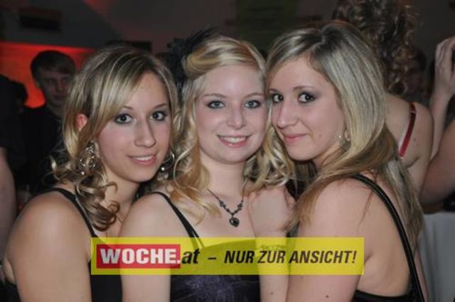 60 Maturanten am Gymnasium-Ball mit dem Motto: "Russian Nights".