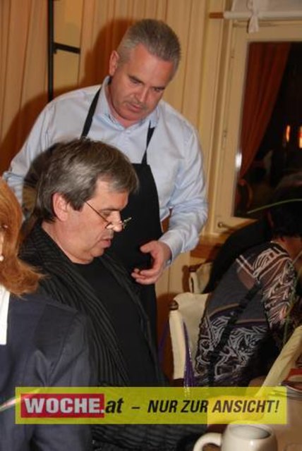 Die Ganslsaison wurde heuer bei den "Tschebull Wirten" Hans, Hannes und Stefan Tschemernjak mit einem Festtagsgansl -Manifest eröffnet.