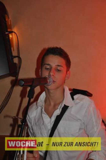 Vino Nuovo Party mit "effect 3" im Caffe Latte.