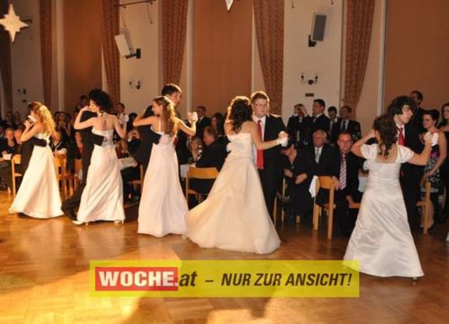 In der Neuen Burg fand der 38. Maturaball des Alpen-Adria-Gymnasiums Völkermarkt statt.