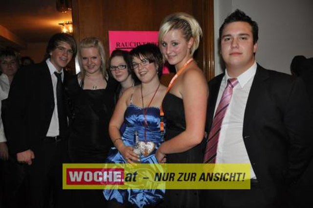 60 Maturanten am Gymnasium-Ball mit dem Motto: "Russian Nights".