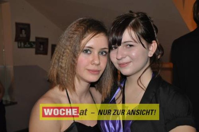 60 Maturanten am Gymnasium-Ball mit dem Motto: "Russian Nights".