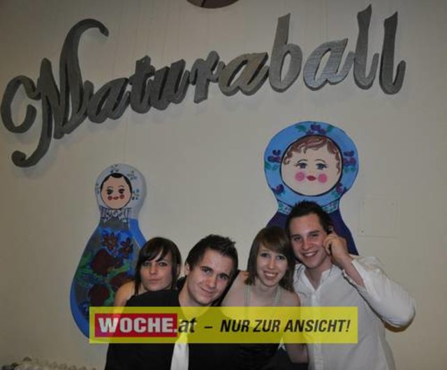60 Maturanten am Gymnasium-Ball mit dem Motto: "Russian Nights".