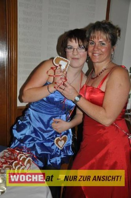60 Maturanten am Gymnasium-Ball mit dem Motto: "Russian Nights".