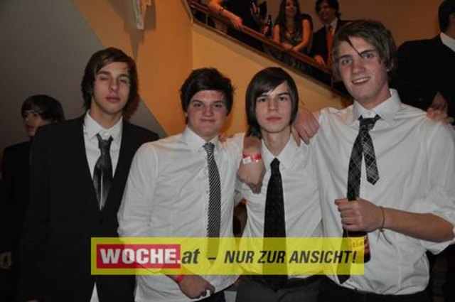 60 Maturanten am Gymnasium-Ball mit dem Motto: "Russian Nights".