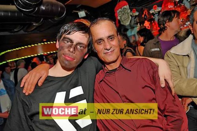 In der Discothek Congress hieß das Motto zu Halloween "Die verrückte Metzgerei", der viele Metzger und andere "halloween schaurig gestyle Gestalten" folgten.