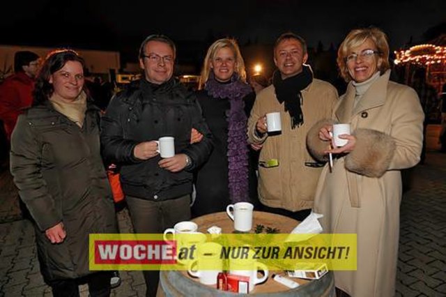 Die Telekom veranstaltete für ihre Business Kunden einen Weihnacht-Wunderwald in der Kärntner Zentrale der Telekom, wo diese bei Puntsch, Verhackertenbrote und Maroni einen Christbaum aussuchen durften.