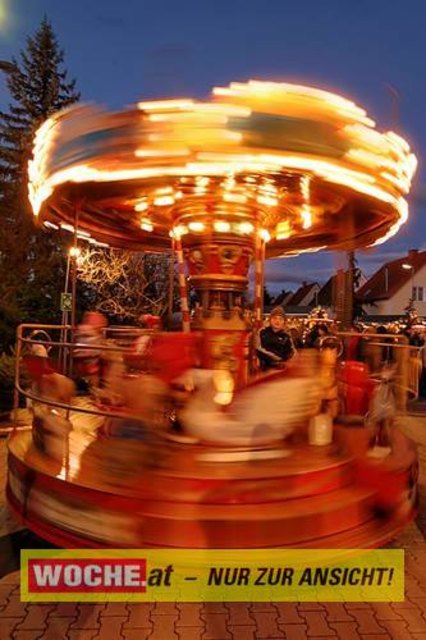 Die Telekom veranstaltete für ihre Business Kunden einen Weihnacht-Wunderwald in der Kärntner Zentrale der Telekom, wo diese bei Puntsch, Verhackertenbrote und Maroni einen Christbaum aussuchen durften.