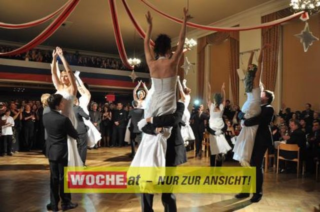 In der Neuen Burg fand der 38. Maturaball des Alpen-Adria-Gymnasiums Völkermarkt statt.