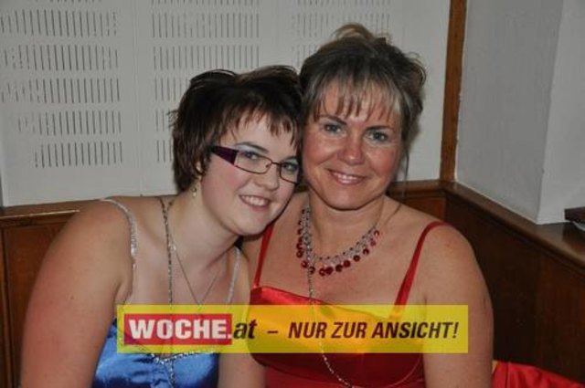 60 Maturanten am Gymnasium-Ball mit dem Motto: "Russian Nights".