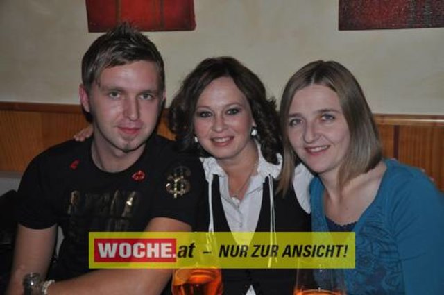 Vino Nuovo Party mit "effect 3" im Caffe Latte.