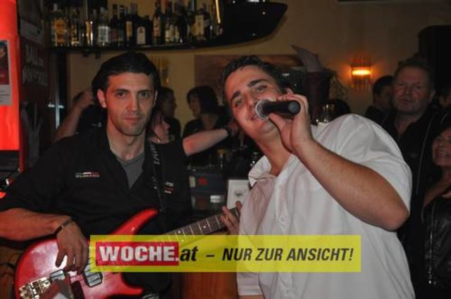 Vino Nuovo Party mit "effect 3" im Caffe Latte.