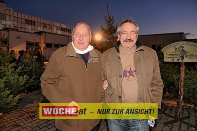 Die Telekom veranstaltete für ihre Business Kunden einen Weihnacht-Wunderwald in der Kärntner Zentrale der Telekom, wo diese bei Puntsch, Verhackertenbrote und Maroni einen Christbaum aussuchen durften.