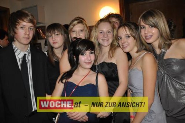 60 Maturanten am Gymnasium-Ball mit dem Motto: "Russian Nights".