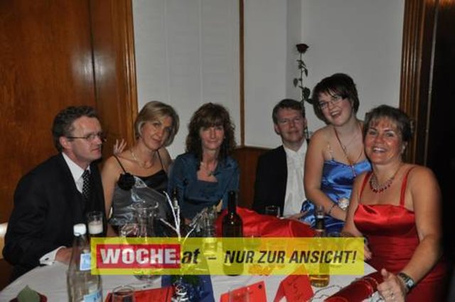 60 Maturanten am Gymnasium-Ball mit dem Motto: "Russian Nights".