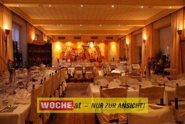 Die Ganslsaison wurde heuer bei den "Tschebull Wirten" Hans, Hannes und Stefan Tschemernjak mit einem Festtagsgansl -Manifest eröffnet.