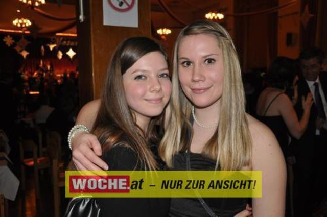 60 Maturanten am Gymnasium-Ball mit dem Motto: "Russian Nights".