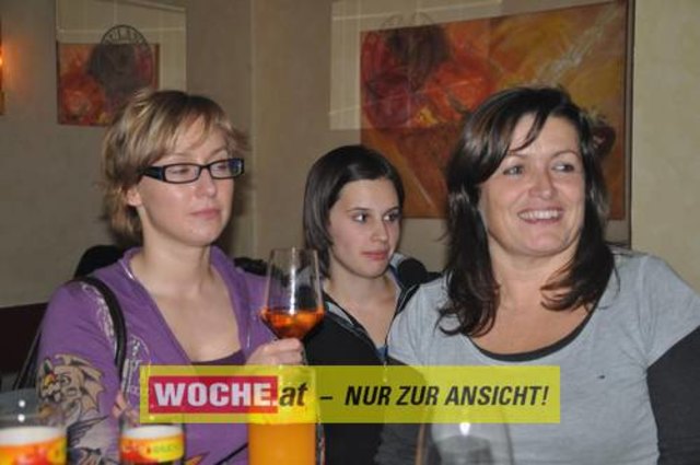 Vino Nuovo Party mit "effect 3" im Caffe Latte.