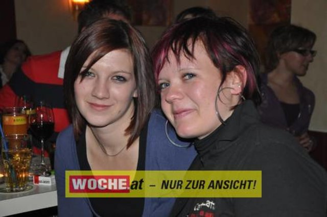 Vino Nuovo Party mit "effect 3" im Caffe Latte.
