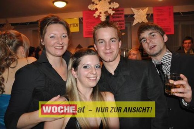 60 Maturanten am Gymnasium-Ball mit dem Motto: "Russian Nights".
