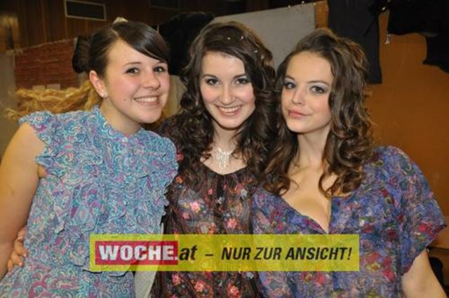 60 Maturanten am Gymnasium-Ball mit dem Motto: "Russian Nights".