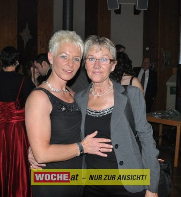 60 Maturanten am Gymnasium-Ball mit dem Motto: "Russian Nights".