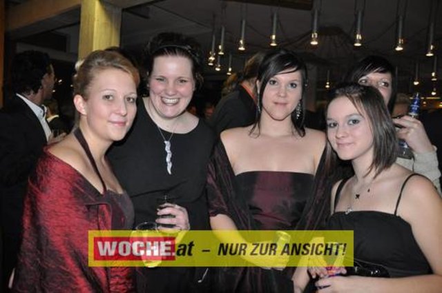 60 Maturanten am Gymnasium-Ball mit dem Motto: "Russian Nights".