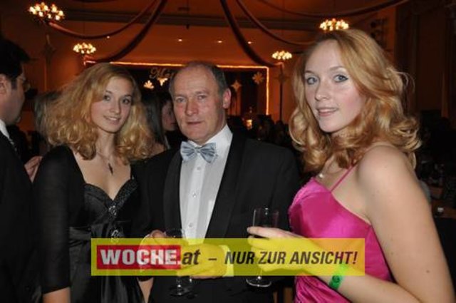 60 Maturanten am Gymnasium-Ball mit dem Motto: "Russian Nights".