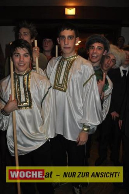 60 Maturanten am Gymnasium-Ball mit dem Motto: "Russian Nights".