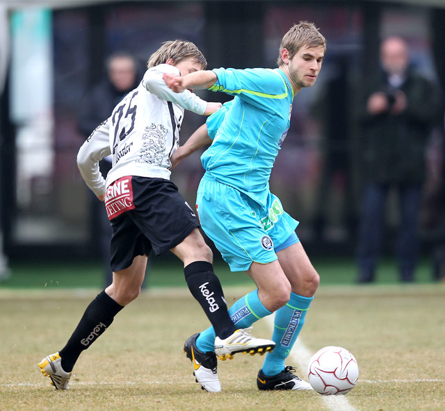 Stefan Hierländer und Manuel Weber im Infight. Spielen beide schon bald Seite an Seite bei Sturm Graz? | Foto: Kuess