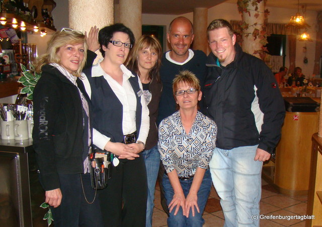 "Stromberg" mit der Crew vom Fliegercamp